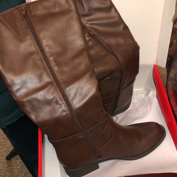 Wide Calf Dark Brown leather Knee Boot - Picture 3 of 4